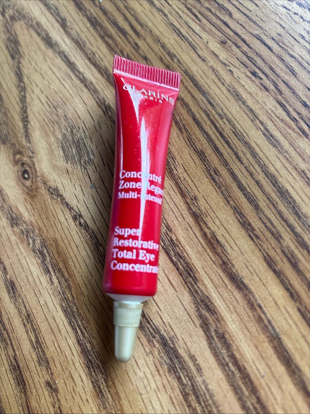 Clarins Super Restorative Total Eye Concentrate - Red NWOB